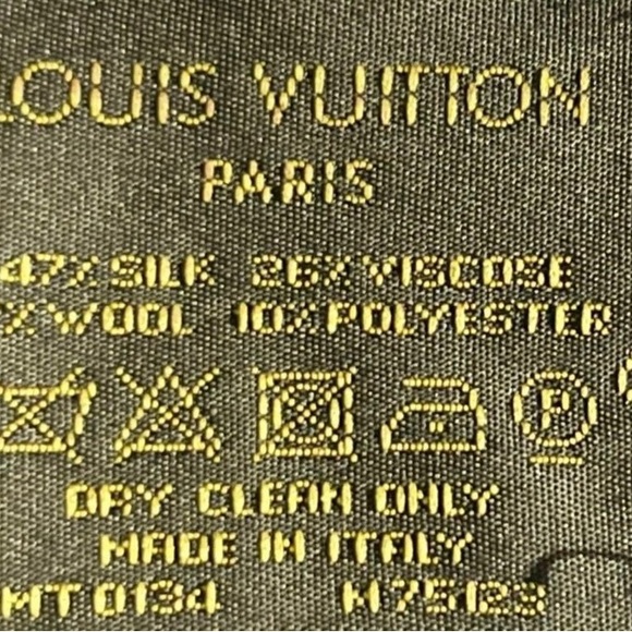 100% Authentic Louis Vuitton Monogram Shawl, Ref M75123 - Picture 5 of 5